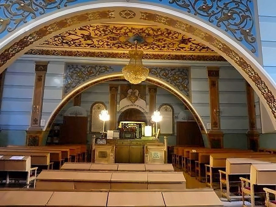 פנים היכל בית הכנסת המרכזי בתביליסי, גאורגיה